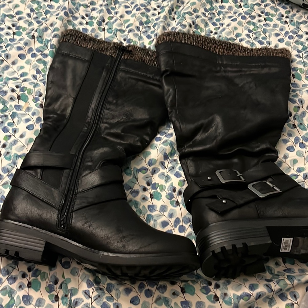 Torrid black boots